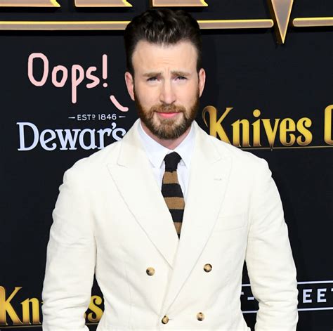 Twitter Goes WILD After Chris Evans Accidentally Leaked A D**k。